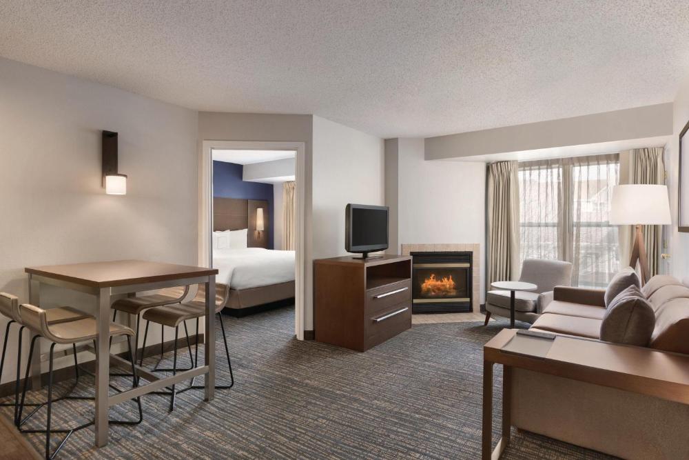 Two-Bedroom Queen Suite interior